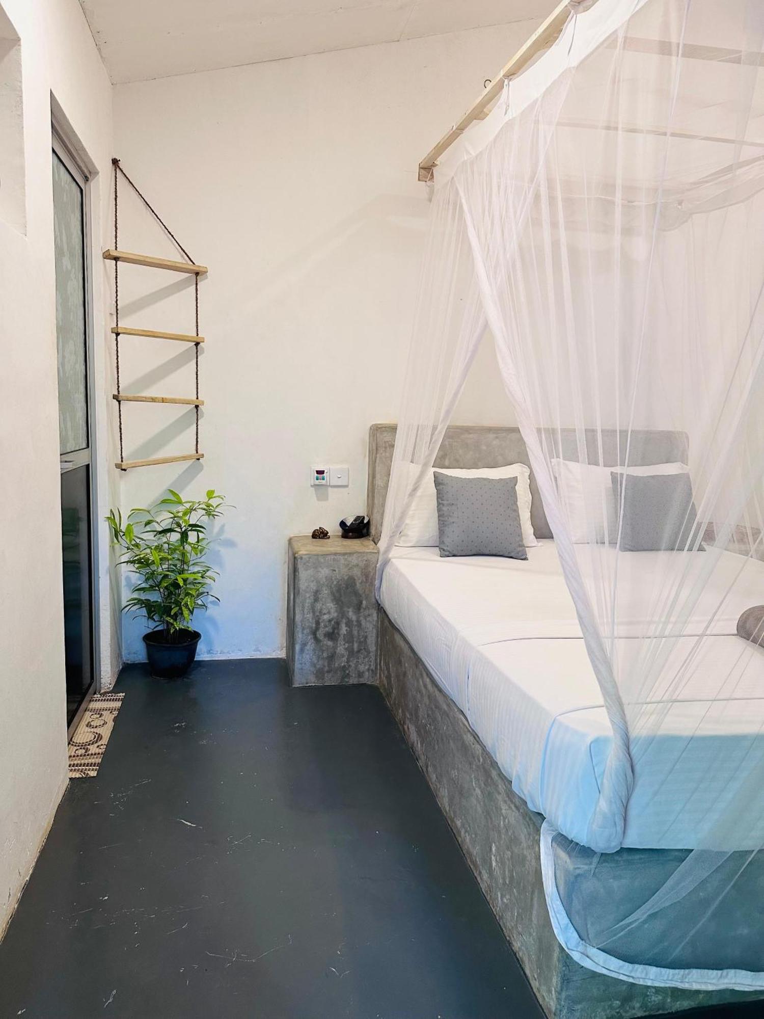 Venora Hiriketiya Bed & Breakfast Диквела Екстериор снимка