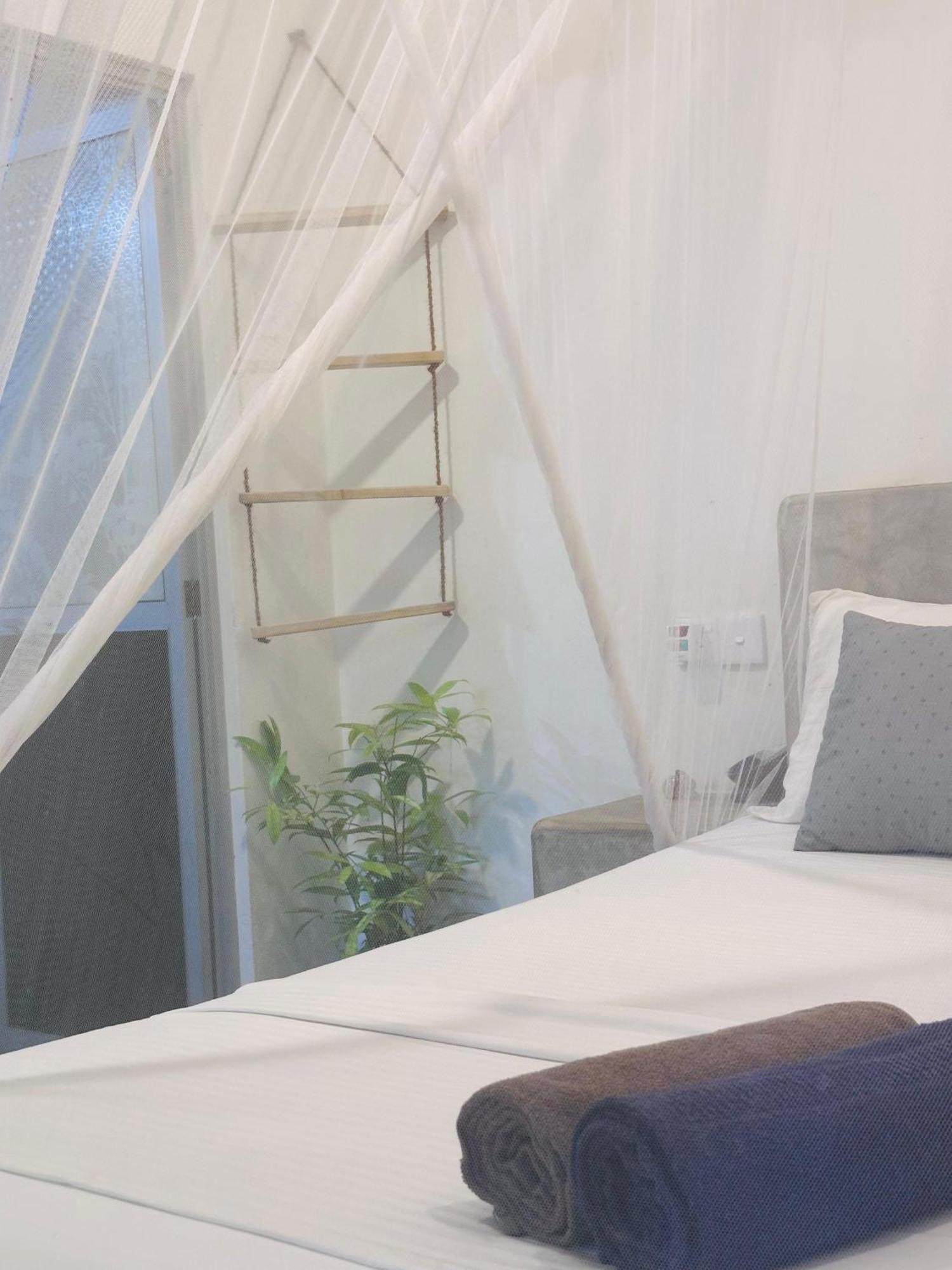 Venora Hiriketiya Bed & Breakfast Диквела Екстериор снимка