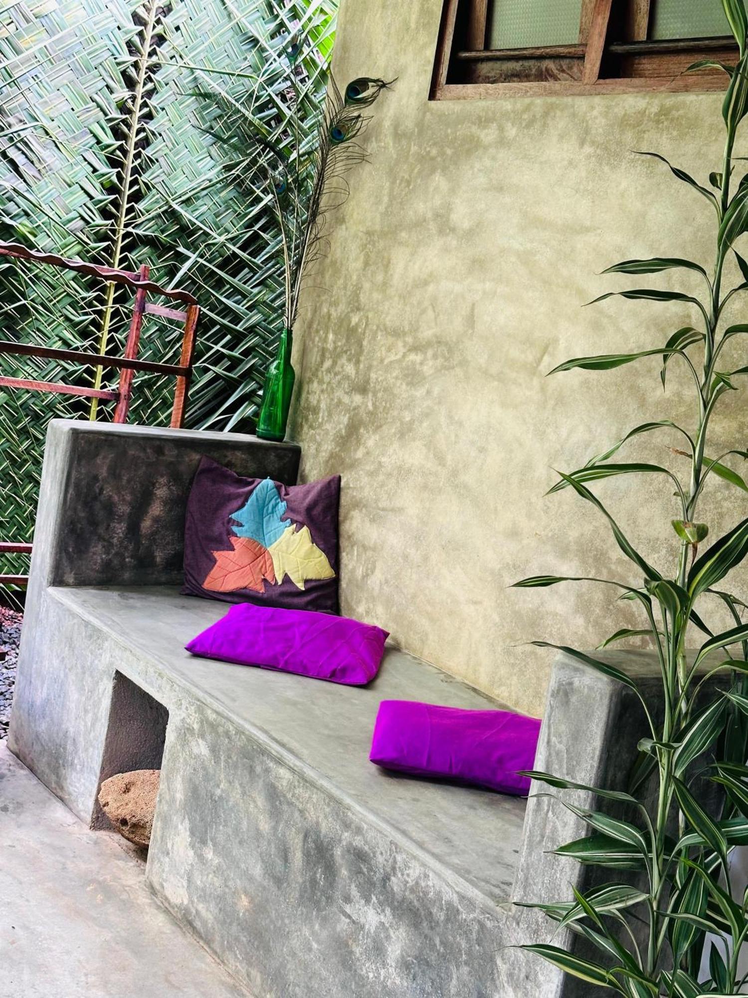 Venora Hiriketiya Bed & Breakfast Диквела Екстериор снимка
